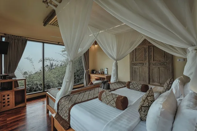 جناح فاخر، Munduk Moding Plantation 4/10
