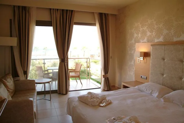 غرفة ديلوكس بإطلالة على البحر، Ionian Emerald Resort 2/9