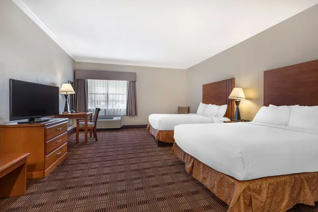 غرفة بسريرين كوين، Best Western Club House Inn & Suites 1/3