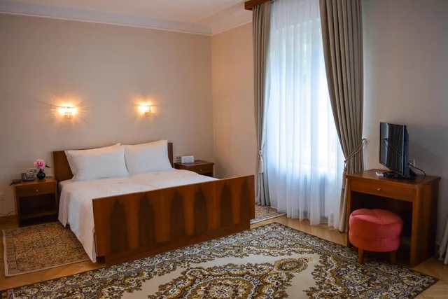 جناح، Vila Bled 3/8