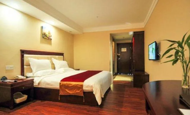 Guest Room, King Bed, Greentree Inn Sanya Jiyang District Yalongbay Yingbin Avenue Hotel 2/2
