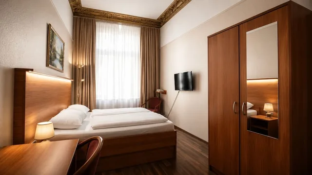 City, Queen Bed، Hotel Ai Koenigshof 9/10