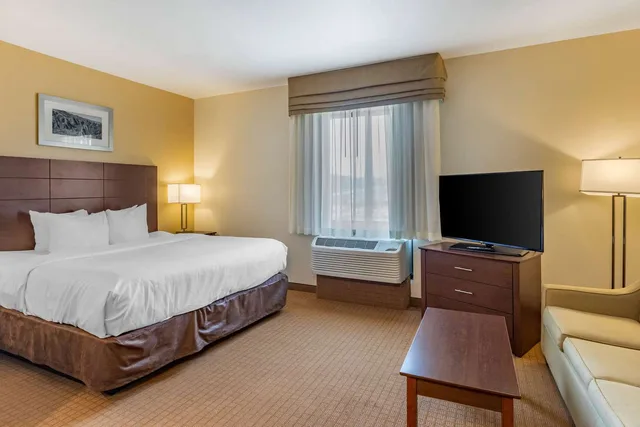 Efficiency, Suite, King Bed، MainStay Suites Near Denver Downtown 2/4