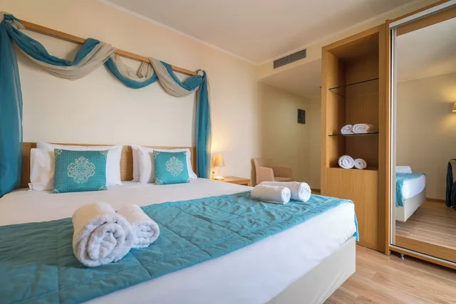 غرفة سوبيريور بسرير كوين بإطلالة على البحر، Galaxy Beach Resort BW Premier Collection 1/3