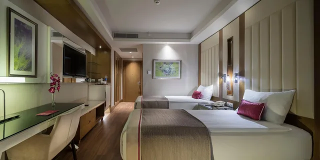 Family Suite Land View، Trendy Lara Hotel 5/10