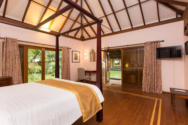 Superior, King Bed, Beach Front, Azure Tides Marari 6/10