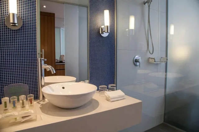 غرفة قياسية بسريرين منفصلين، Holiday Inn Express Port Moresby 2/4
