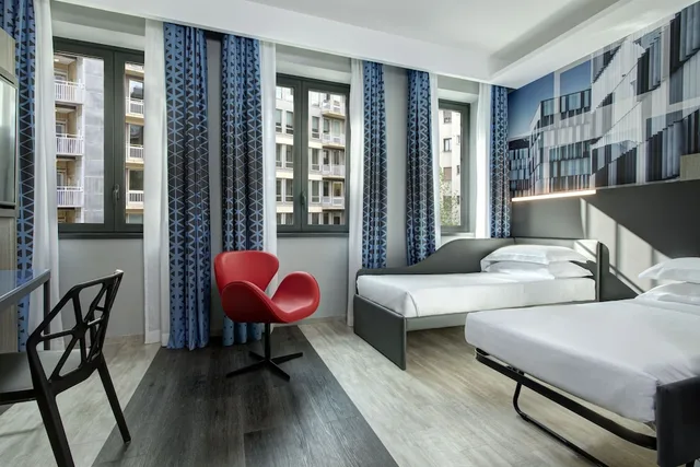 Room, Quadruple, iQ Hotel Milano 1/2