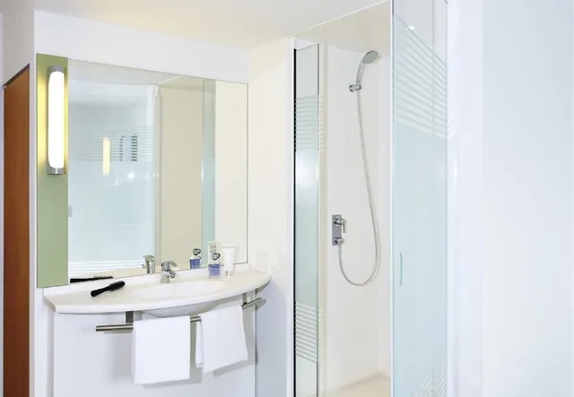 غرفة بسريرين منفصلين، Ibis Budget Basel Pratteln 5/6