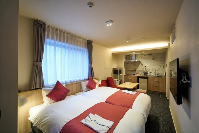غرفة رباعية بأربعة أسرّة، HOTEL MASTAY jingumichi 1/10