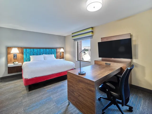 استوديو بسرير كينج مع أريكة لذوي الإعاقة، HAMPTON INN OMAHA MIDTOWN-AKSARBEN AREA 2/6