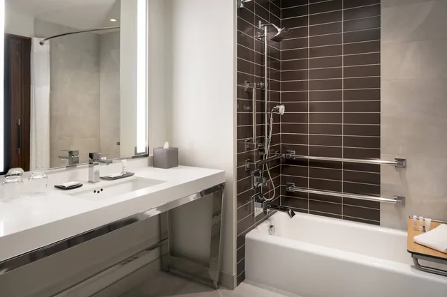 جناح ركني بسرير كينج بمطبخ، MARRIOTT IRVINE SPECTRUM 9/10