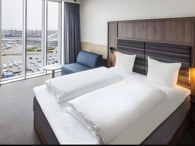Standard, Double Bed, Sofa, Comfort Hotel Copenhagen Airport 2/2