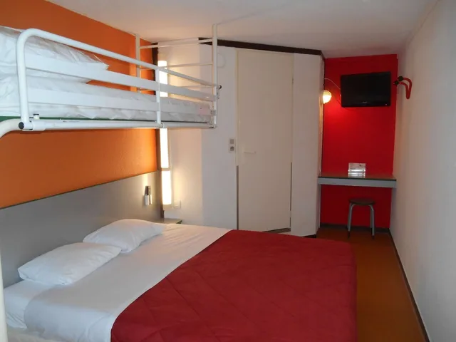 غرفة قياسية بسرير مزدوج وسرير فردي، Premiere Classe Brest - Gouesnou Aeroport 1/2