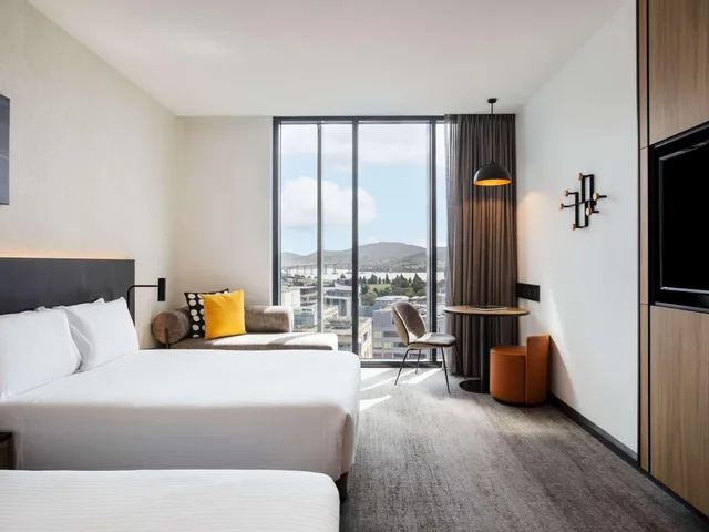 غرفة ديلوكس بسريرين منفصلين بإطلالة على المرفأ، Movenpick Hotel Hobart 2/10