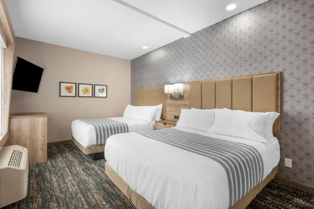 جناح عائلي بسريرين كوين مع أريكة، Best Western Premier Executive Residency Medicine Hat 7/10