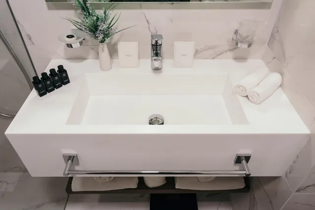 غرفة قياسية بسرير كينج مع أريكة، Central Point Hotel Belgrade 7/8