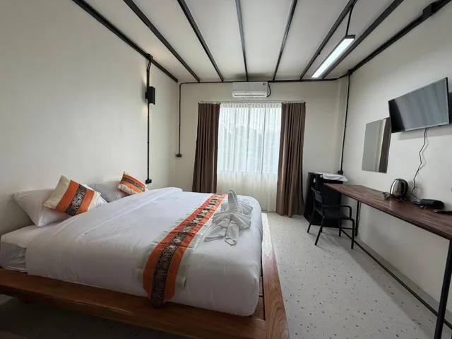 Alt, Junior Suite, King Bed, Sofa، Mountain Blue Cottage 3/10