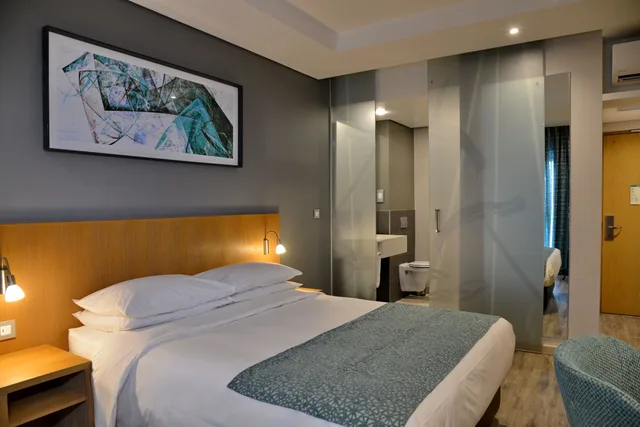 غرفة بسرير كوين لذوي الإعاقة، City Lodge Hotel Maputo 2/6
