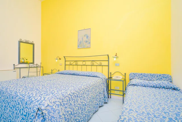 غرفة سوبيريور ثلاثية بإطلالة على البحر، HOTEL CELESTE 3/6