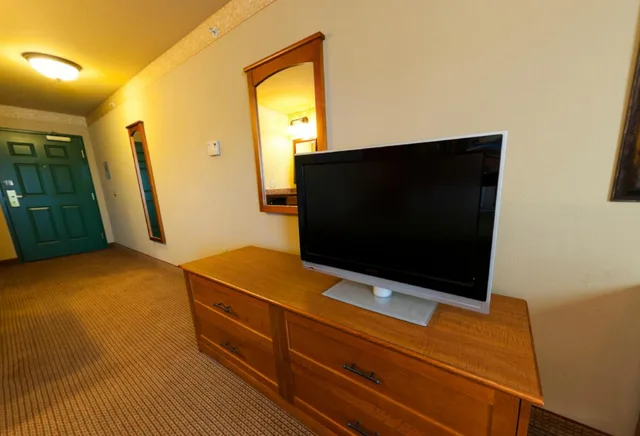 غرفة بسرير كينج لذوي الإعاقة، Country Inn & Suites By Radisson Portage IN 1/2