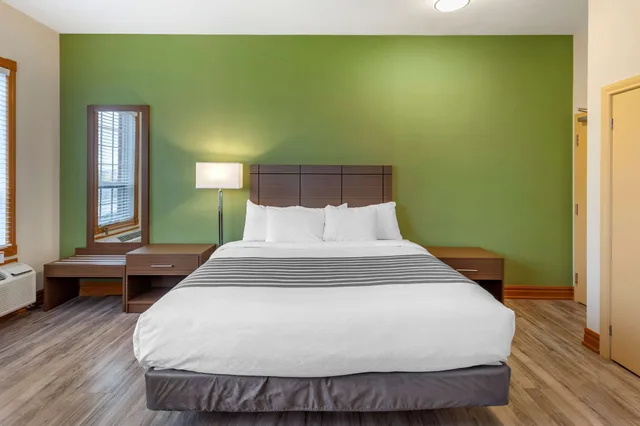 غرفة قياسية بسرير كينج بمطبخ، Best Western Kincardine 2/10