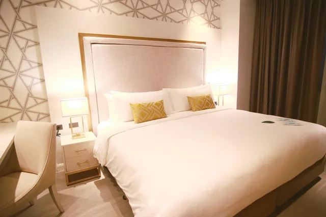 جناح، Summit Hotel Naga 2/2
