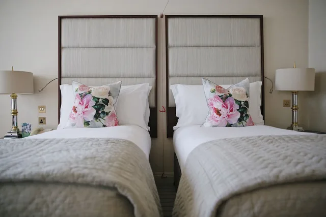 غرفة كلاسيكية بسريرين منفصلين، THE WESTBURY HOTEL 3/4
