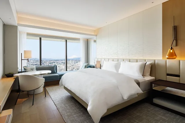 غرفة كلوب بسرير كينج، The Westin Yokohama 1/7