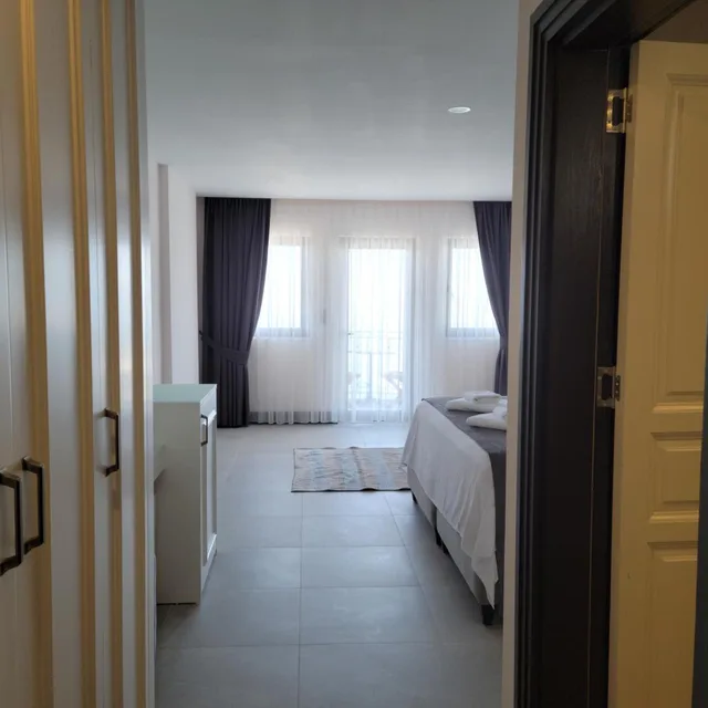 Room, King Bed, Sea View, Mediteran Hotel 9/10