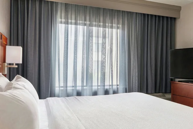 Room, 2 Queen Beds, Accessible, Courtyard Pittsburgh Airport 4/10