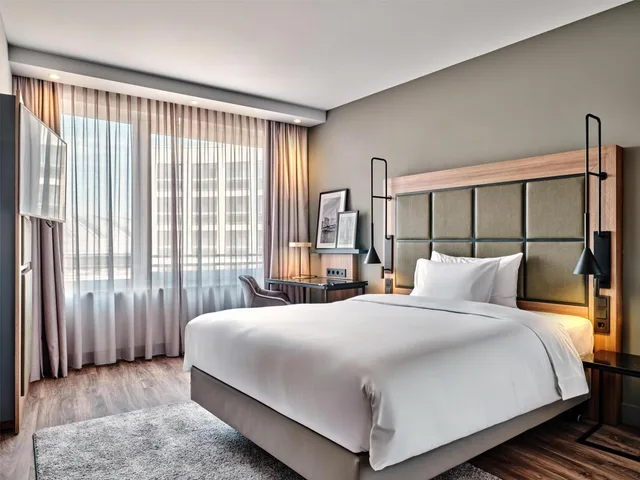 غرفة قياسية بسرير كينج، Radisson Blu Hotel, Hamburg Airport 10/10