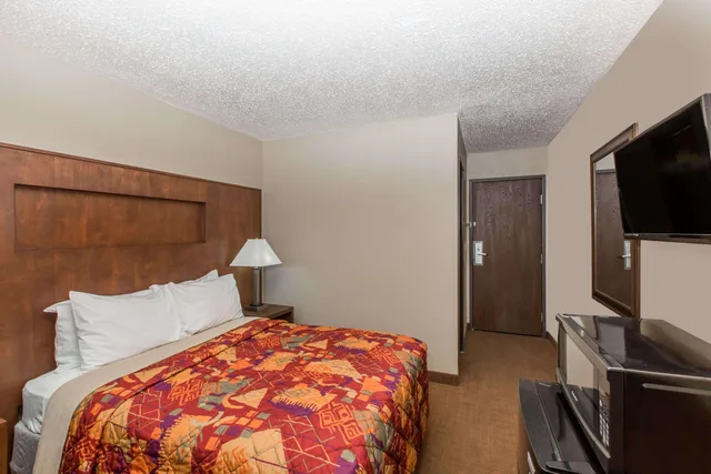 جناح بسرير كينج، Days Inn By Wyndham Pierre 1/1