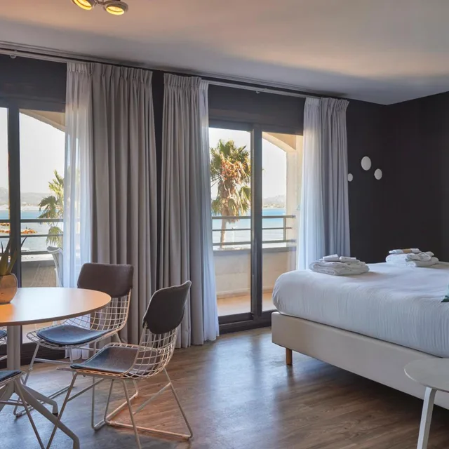 جناح عائلي، Hotel Saint Aygulf 1/1