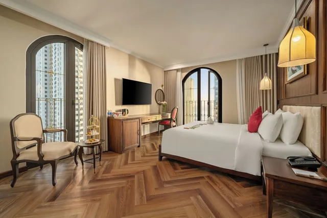 جناح بسرير كينج بإطلالة جزئية على البحر بحوض استحمام، Golden Lotus Luxury Hotel Da Nang 7/10