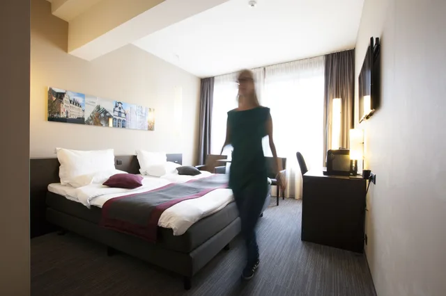 Style, King Bed، HOTEL MERCURE MECHELEN VE 2/6