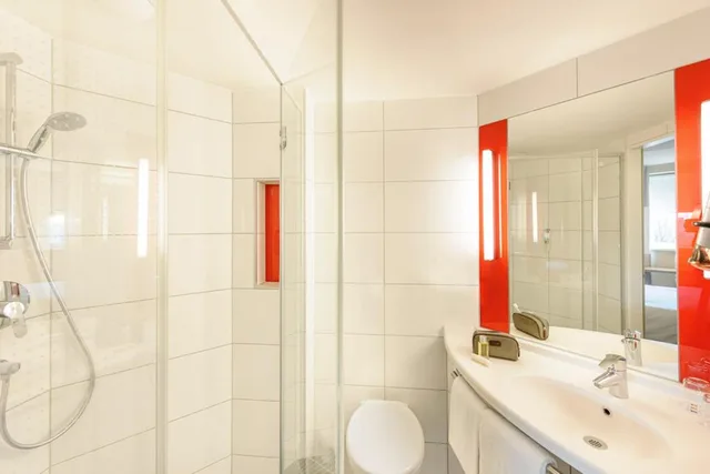 جناح متصل عائلي قياسي، ibis Hamburg City 6/6