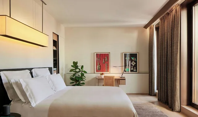 Deluxe, King Bed, Bulgari Hotel Milano 1/10