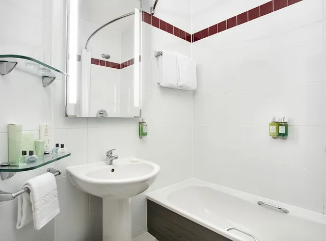 غرفة سوبيريور بسريرين منفصلين، Leonardo Hotel Liverpool 5/6