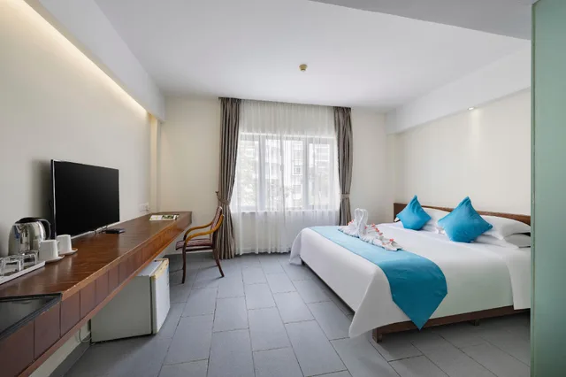 غرفة سوبيريور بسرير كينج بإطلالة على الحديقة، Sanya Luyi Sea View Hotel 1/1