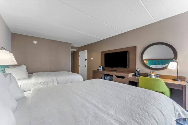 Room, 2 Queen Beds, Hampton Inn Cleveland Westlake 2/3