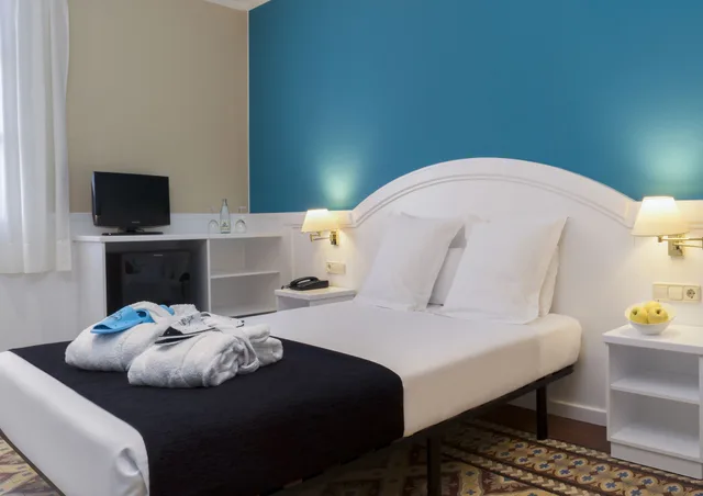 غرفة داخلية بسريرين منفصلين، Balneari Vichy Catalan 6/8