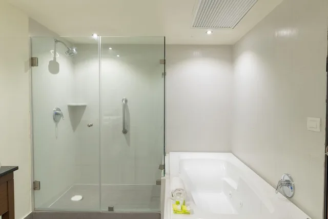 جناح بسرير كينج بإطلالة على المدينة بغرفة نوم واحدة، Holiday Inn GUADALAJARA EXPO 6/9