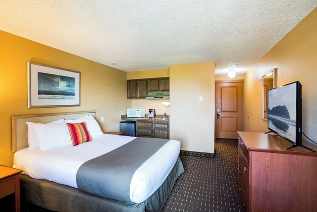 غرفة مفردة بسرير كوين بدون إطلالة، Ebb Tide Oceanfront Inn 1/4
