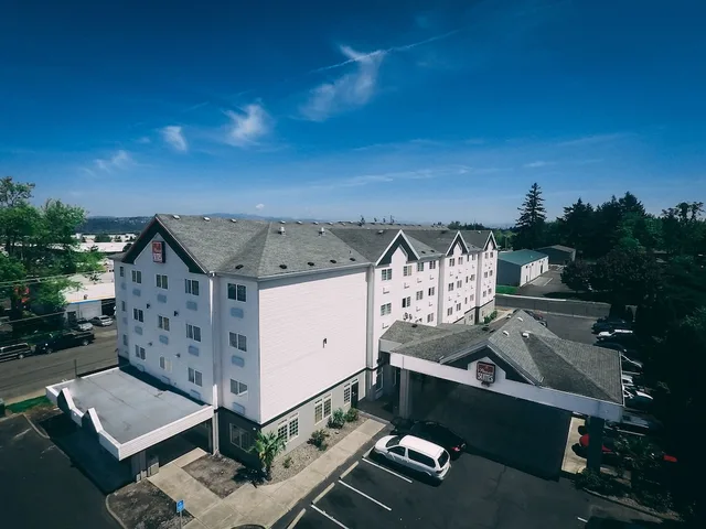 Portland Suites Airport East، غريشام 1/25