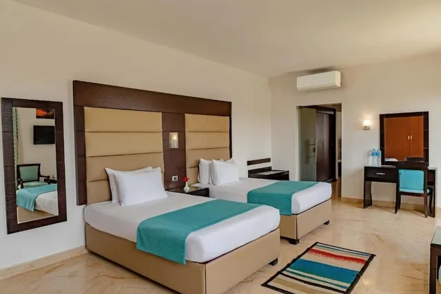 غرفة عائلية بسرير مزدوج بإطلالة على البحر، Blend Elphistone Resort Marsa Alam 2/4