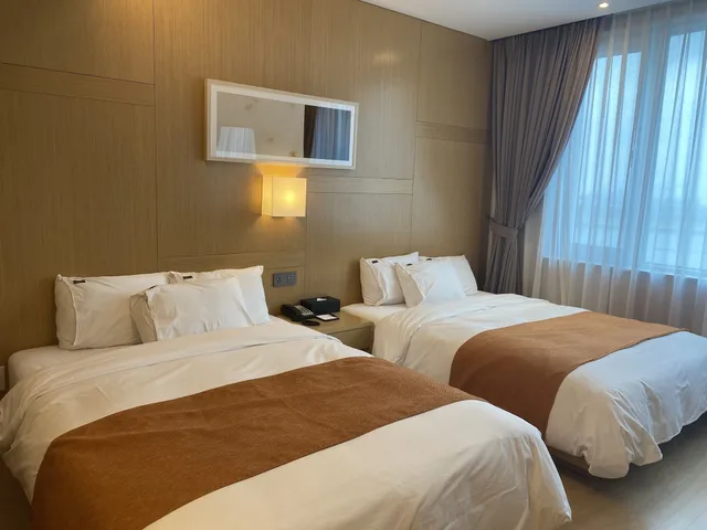 غرفة ديلوكس عائلية بسريرين مزدوجين بإطلالة على البحر، Hotel Lacky Gwangyang 1/3