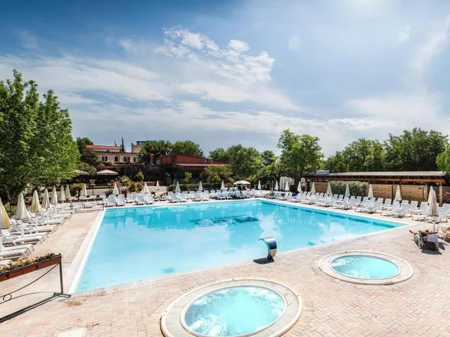 بنغل بإطلالة على الحديقة، hu Roma Camping In Town 1/1