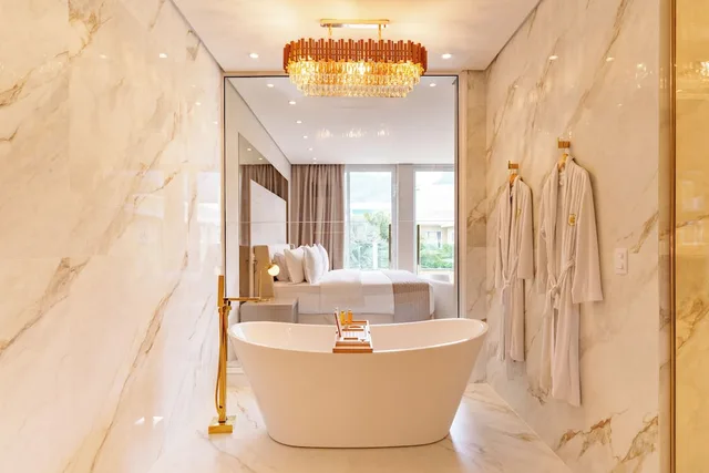 Romantic, Suite, Queen Bed, Resort View, Bathtub، Pousada Apple House Paraty 4/6