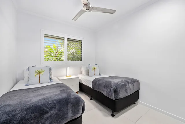 شقة بسرير كينج وسريرين منفصلين وسرير كوين بإطلالة على النهر بـ3 غرف نوم، NOOSA OUTRIGGER BEACH RESORT 5/10